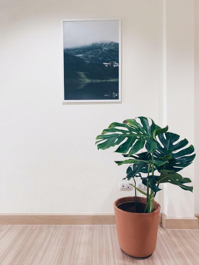 Hostbox Bangkok Apartment Екстериор снимка